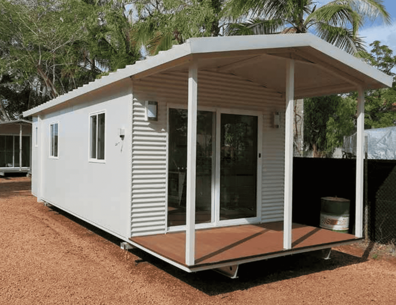 KLW-750 Cabin With Bathroom & Kitchen (320sqft)